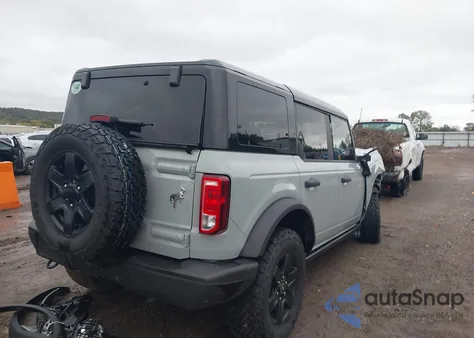 2024 Ford Bronco Black Diamond z USA, uszkodzony, nr VIN 1FMDE1BH4RLB36683